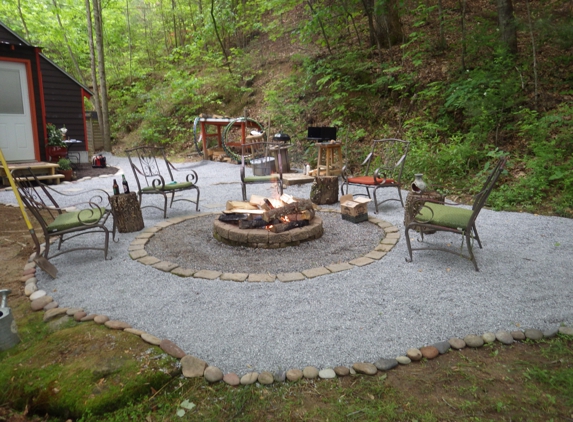 Moonbeam Bungalows - Horse Shoe, NC