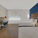 Tru by Hilton Troy Detroit - Hotels