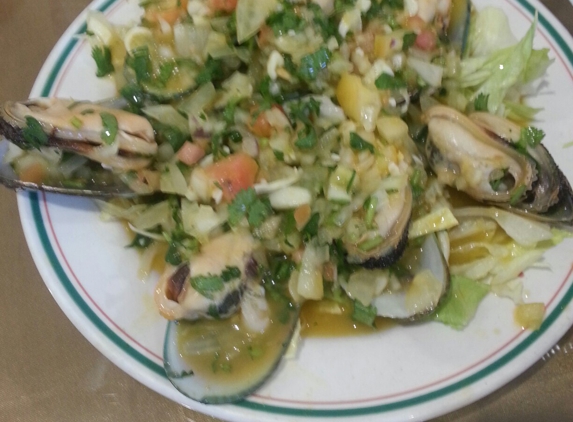 Mi Tierra Restaurant - Los Angeles, CA. Trying mussle in shell!!!
Tasty and good..