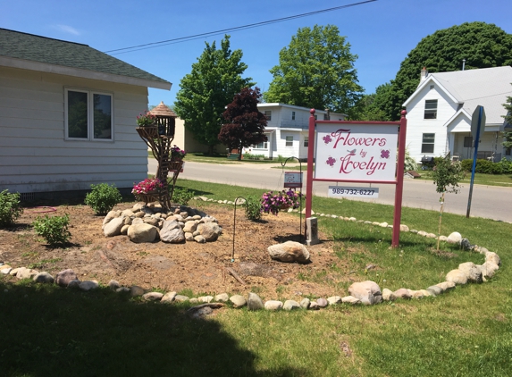 Flowers by Evelyn - Gaylord, MI. New location!!