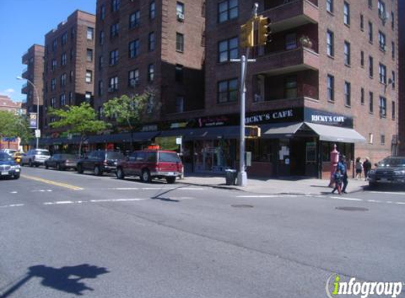 Amit Fabrics & Saree Palace - Jackson Heights, NY