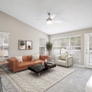 Halston Riverside - Apartments