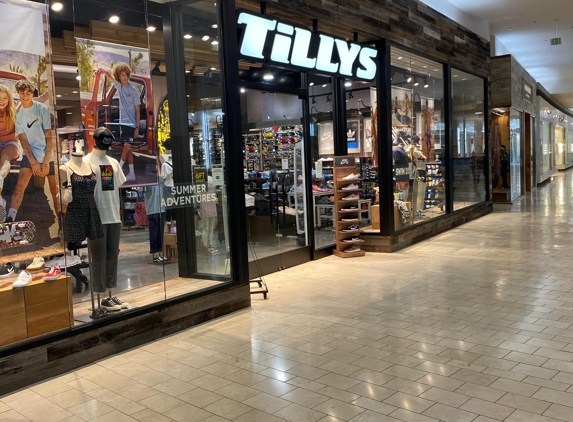 Tillys - Tukwila, WA