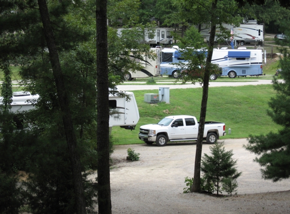 Camelot RV Campground / RV Park - Poplar Bluff, MO