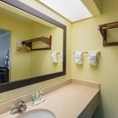 Quality Inn & Suites Florence Civic Center - Motels