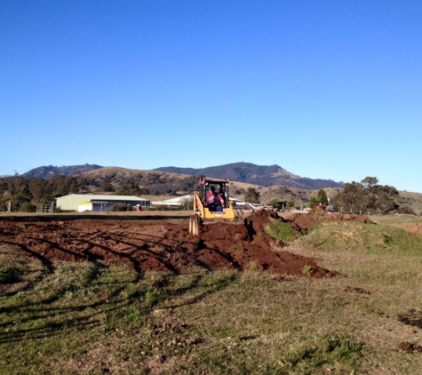 Shane Cameron Excavator Hire - Westbrook, NSW