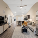 Redwood Fox River Grove - Apartments