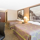 Super 8 by Wyndham Belleville - Hotels