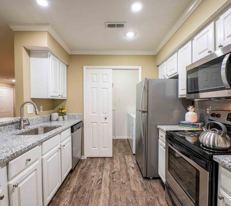 The Woods at Polaris Parkway Apartments & Townhomes - Westerville, OH