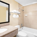 Super 8 by Wyndham Clive IA - Hotels