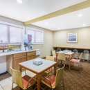 Super 8 by Wyndham Blue Earth - Hotels
