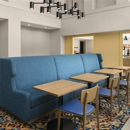 Hampton Inn & Suites Tilton - Hotels