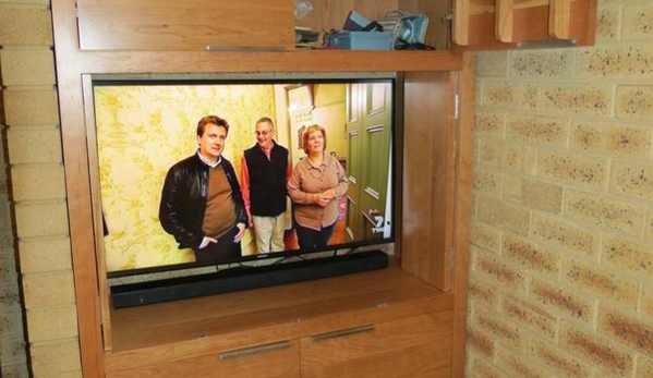 MRM Cabinet & Carpentry. TV Cabinet