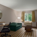 Super 8 by Wyndham Manistee - Hotels