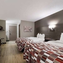Super 8 by Wyndham Marston - Motels