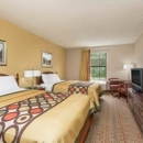 Super 8 by Wyndham Cornelia - Bed & Breakfast & Inns