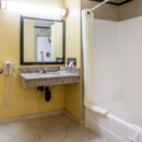 Quality Inn & Suites Bell Gardens-Los Angeles - Lodging