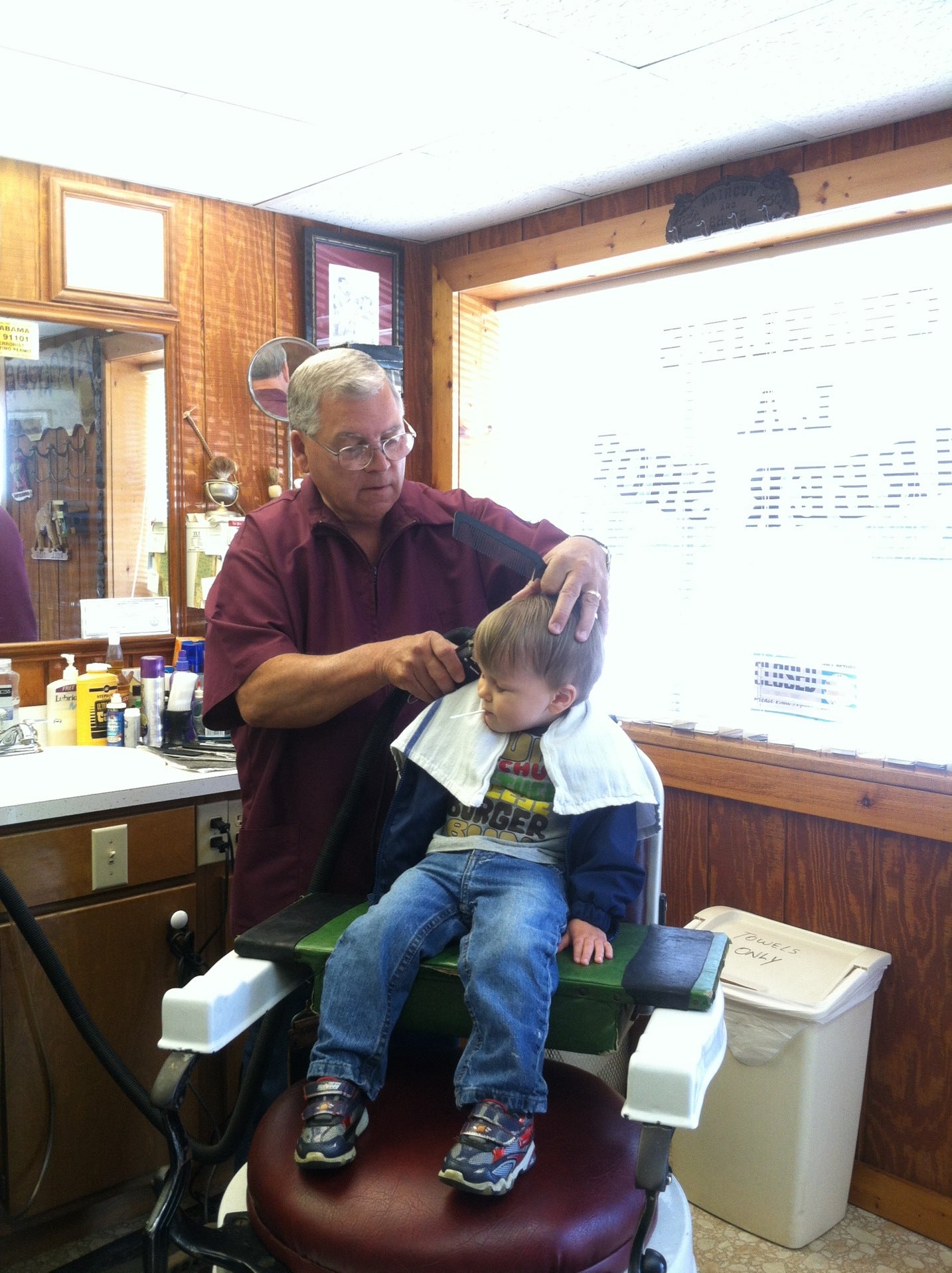 Charlie's L A Barber Shop - Summerdale, AL 36580