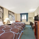 Super 8 by Wyndham Hutchinson - Hotels