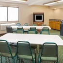 Super 8 by Wyndham Omaha Eppley Airport/Carter Lake - Motels
