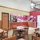 Super 8 by Wyndham Rogers Minnesota - Hotels