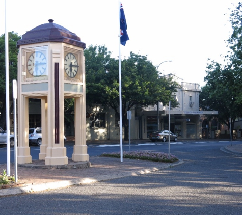 The Moss Vale Dental Clinic - Wildes Meadow, NSW. We Hope To Make Your Dental Visit A Pleasurable Experience