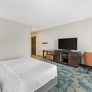 Hampton Inn & Suites Bend - Hotels