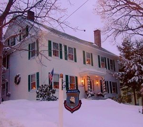 Pryor House Bed & Breakfast - Bath, ME