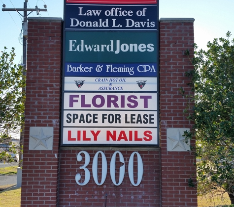 Lily Nails - Granbury, TX