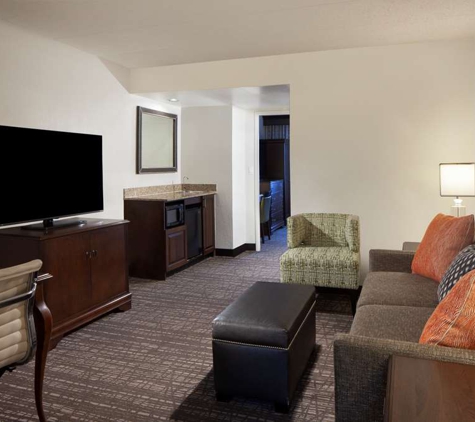 Embassy Suites by Hilton Philadelphia Airport - Philadelphia, PA