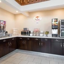 Super 8 by Wyndham Longmont/Twin Peaks - Hotels