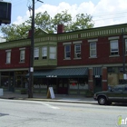 Le Petit Triangle Cafe