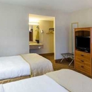 Quality Inn & Suites Skyways - Motels