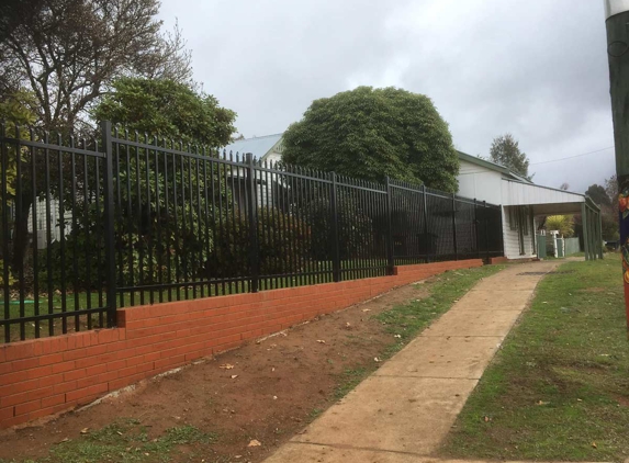 JJ'S FENCING AND GATES - Lake Albert, NSW