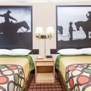 Super 8 by Wyndham Longview/I-20 - Bed & Breakfast & Inns