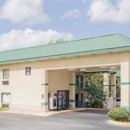 Super 8 by Wyndham Columbia - Hotels