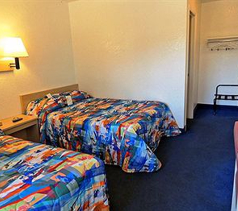 Motel 6 - Longview, TX