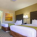 Days Inn & Suites by Wyndham Athens Alabama - Hotels