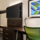 Holiday Inn Express & Suites Redding by IHG
