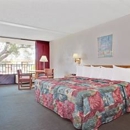 Days Inn by Wyndham Clearwater/Gulf to Bay - Hotels