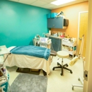 Bozeth, Erin - Physicians & Surgeons, Dermatology
