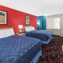 Ramada By Wyndham Clinton - Hotels