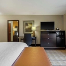 Hampton Inn & Suites Columbus - Hotels