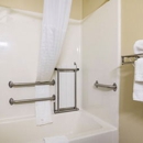 Comfort Inn & Suites Hutchinson - Motels